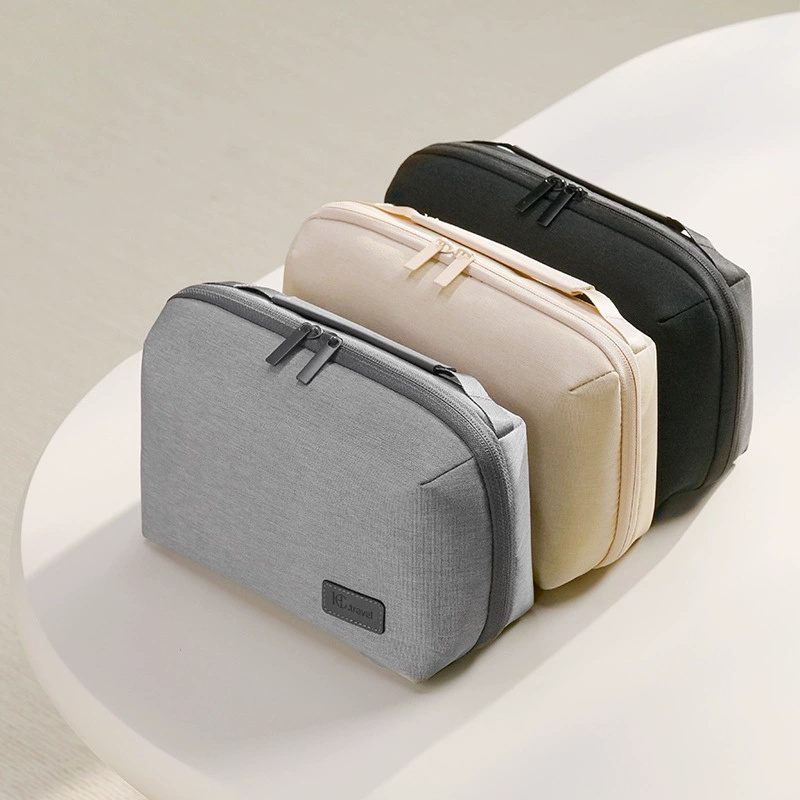 Organizer na elektronikę, wodo – Tech Accessories Travel Organizer Pouch recenzja i cena